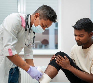 Home visit nurse for wound care and dressing services